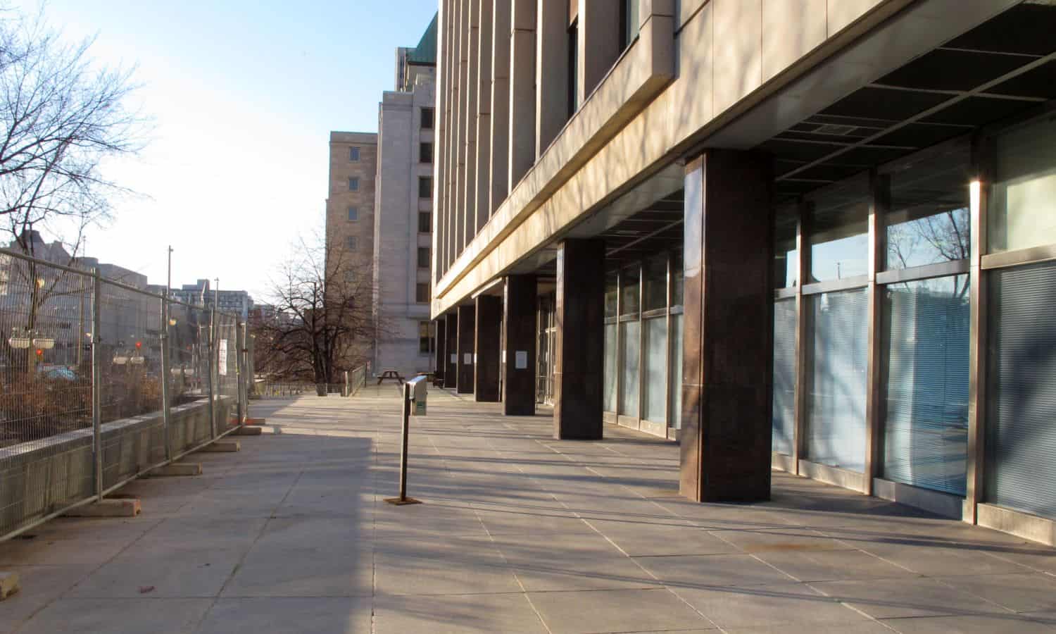 Elgin Street plinth looking south