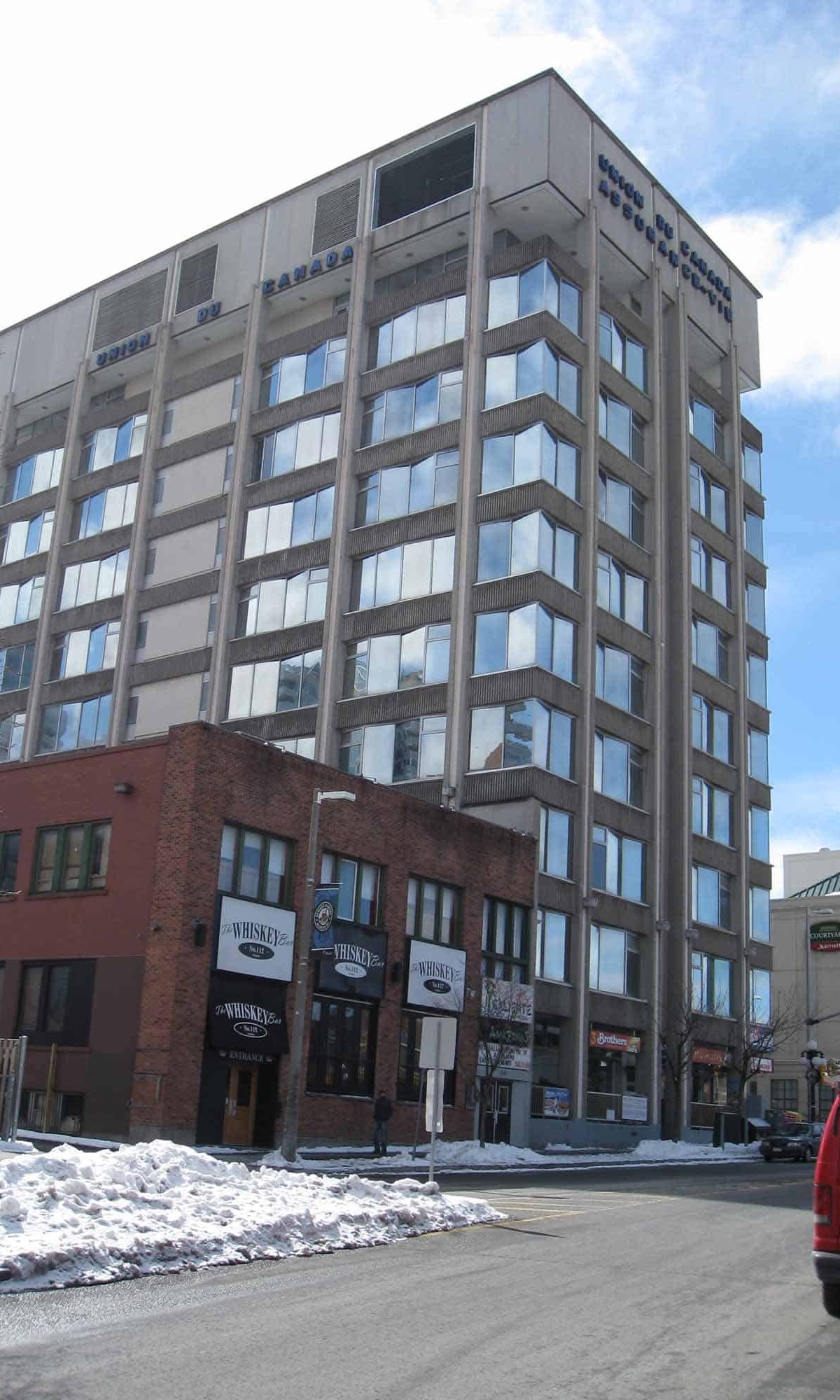 Looking east along York Street with building in context