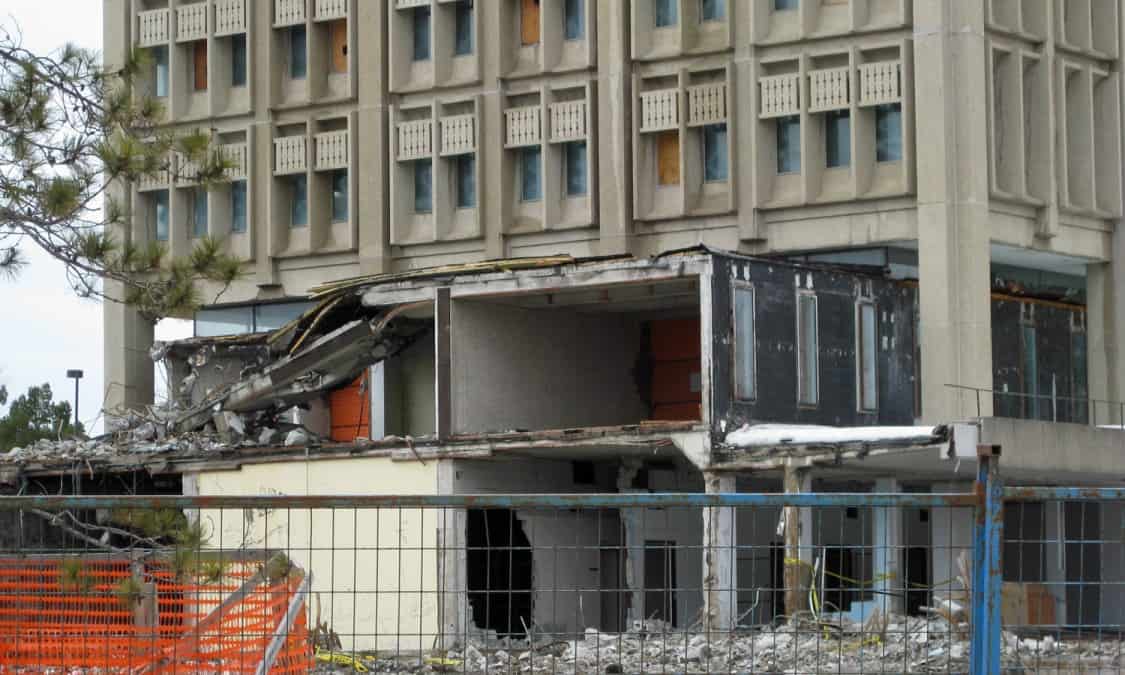 Remaining piece of link to southeast 3-storey wing