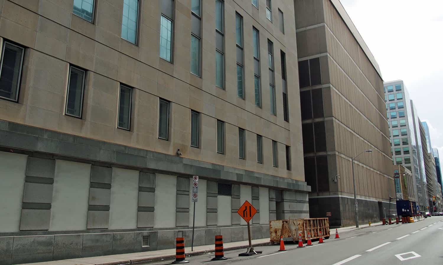 Lower portion of the building looking west along Slater Street