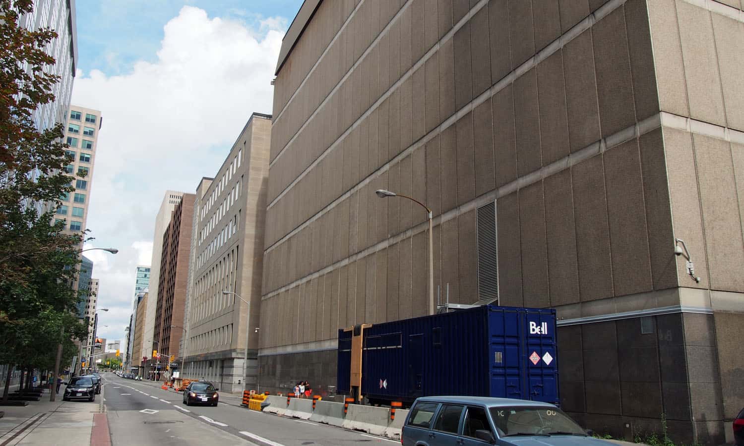 Looking east along Albert Street with a semi-portable portable generator blocking a lane of traffic